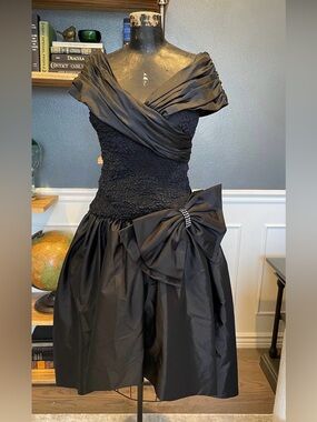 Vintage 80s Prom Bouffant gownDress Pat Richards Back Zipper big Bow Sz 10